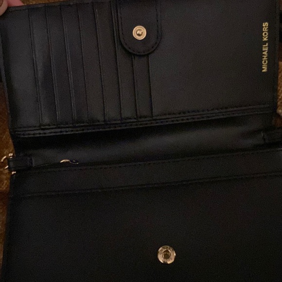 Michael Kors wallet crossbody purse - Picture 2 of 4